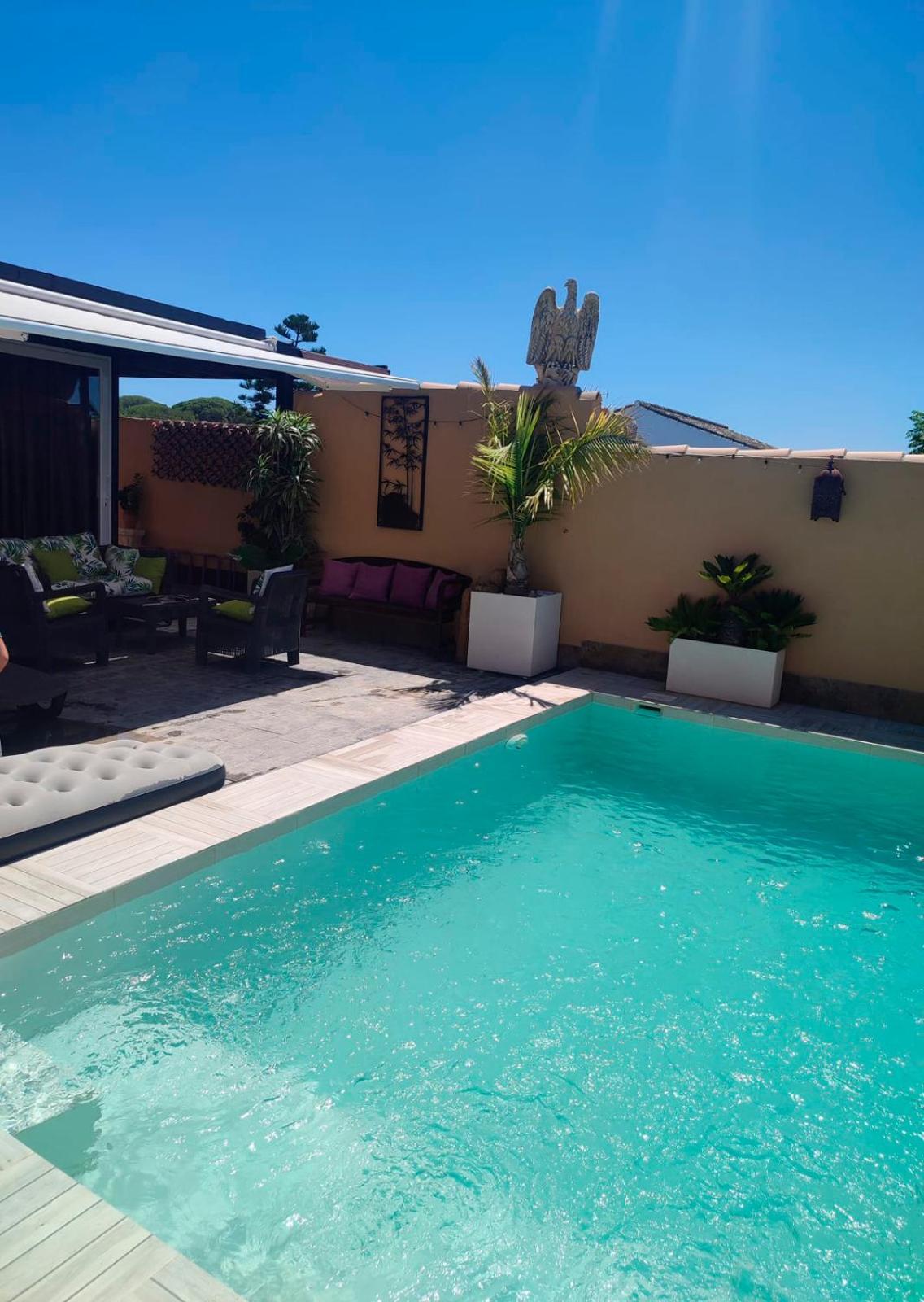 Con Piscina Privada Y Jardin Familias Y Parejas Holiday home *
